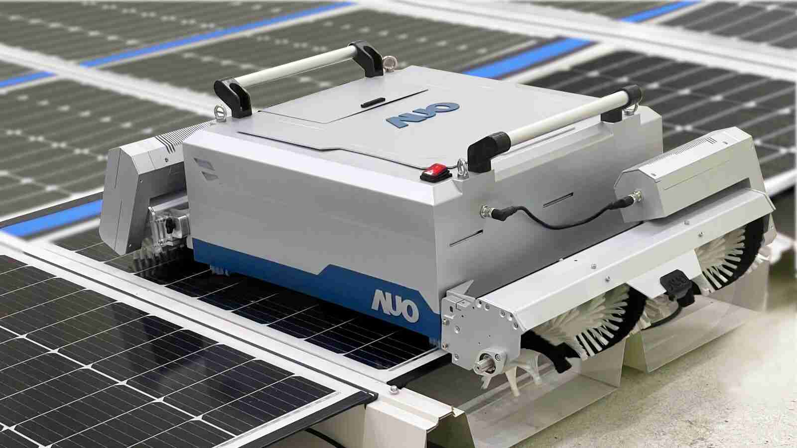 传奇国际致力EPC场域技术升级，，导入清洁机器人搭配传感器与AI数据分析，，，大幅减少维运成本